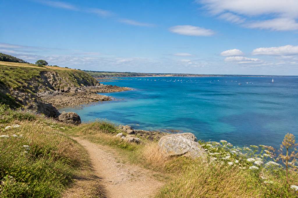 Bretagne wetter im august: klima, temperaturen und reisetipps
